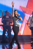 LovinFurtado-WeDay076.jpg