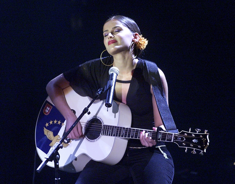 Women Rock! Girls & Guitars
