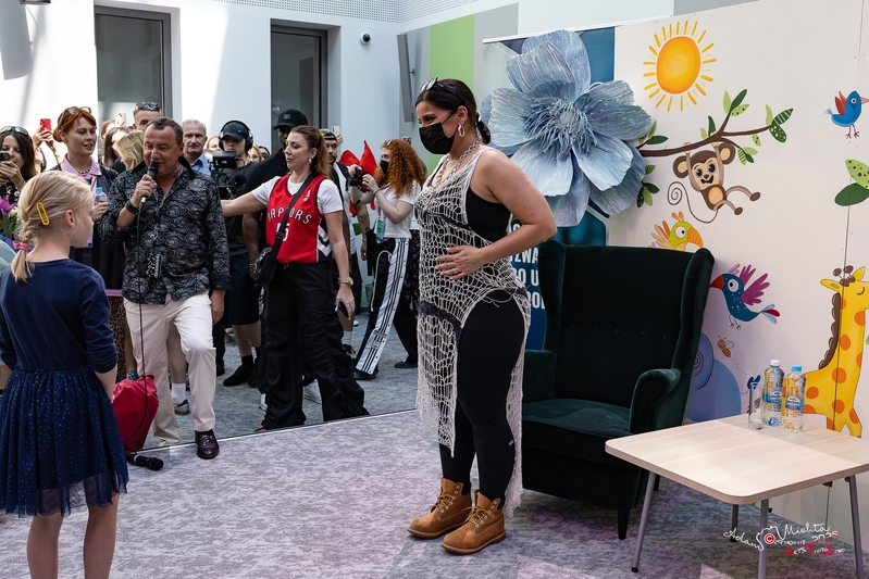 Nelly visiting Children's hospital in Poznan
