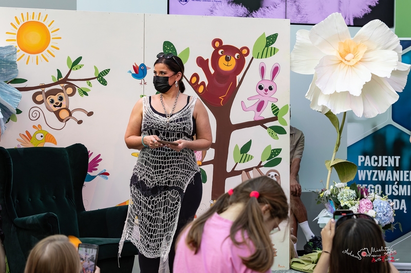 Nelly visiting Children's hospital in Poznan
