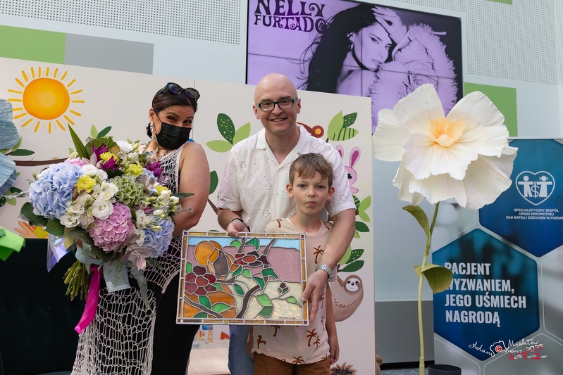 Nelly visiting Children's hospital in Poznan
