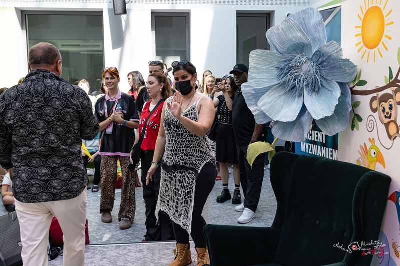 Nelly visiting Children's hospital in Poznan
