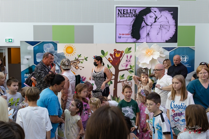 Nelly visiting Children's hospital in Poznan
