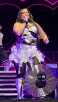 LovinFurtado-Victorious-0086.jpg
