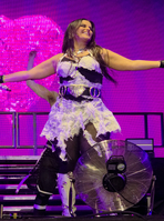 LovinFurtado-Victorious-0104.jpg