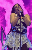 LovinFurtado-Victorious-0376.jpg