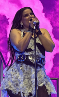 LovinFurtado-Victorious-0380.jpg