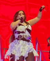 LovinFurtado-Victorious-0723.jpg