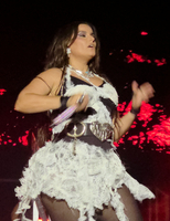 LovinFurtado-Victorious-0730.jpg